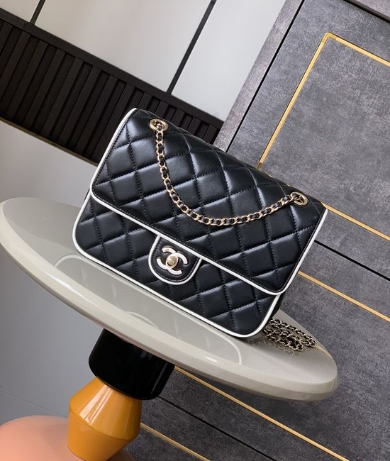 Chanel Quilted Chain Shoulder Bag 5150