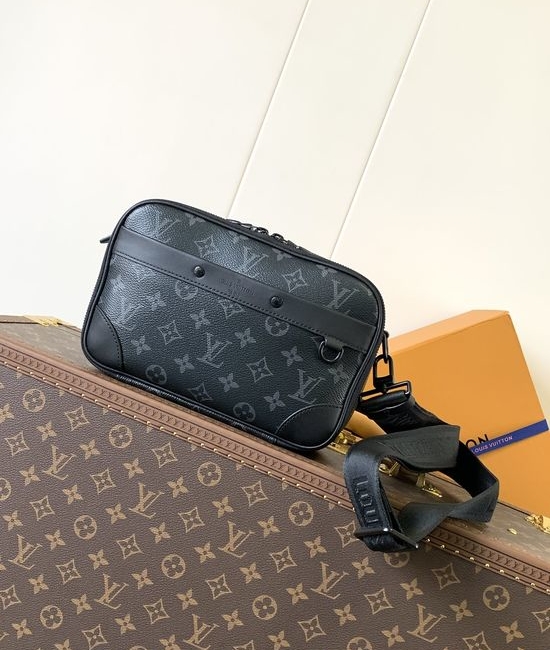 Louis Vuitton LV Alpha Messenger Bag M46955