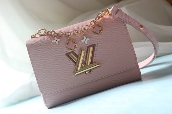 Louis Vuitton LV Twist Medium Handbag M11725