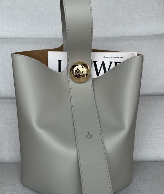 Loewe Pebble Bucket Medium Leather Handbag 332