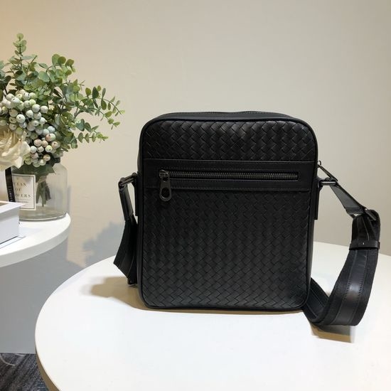 Bottega Veneta BV Woven Messenger Bag Waxed Leather 035