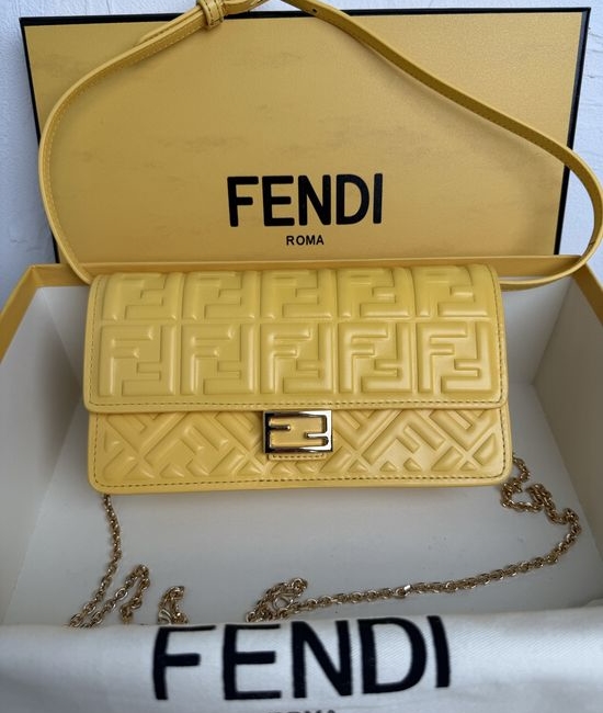 Fendi Baguette Wallet Chain Strap Full Leather 1028