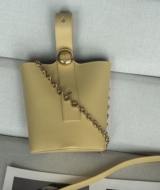 Loewe Pebble Bucket Soft Grain Leather Bag 5562