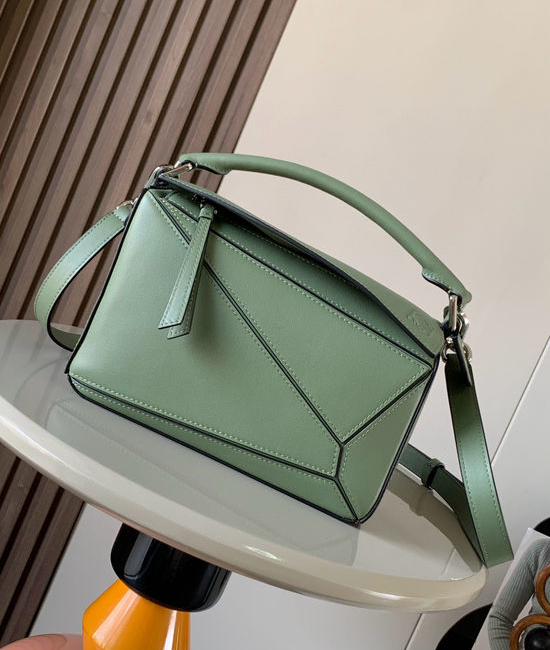 Loewe Puzzle Calfskin Handbag 9005 Avocado Green