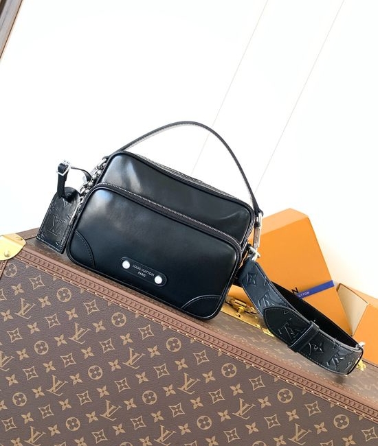 Louis Vuitton LV Nil Cowhide Handbag M13987