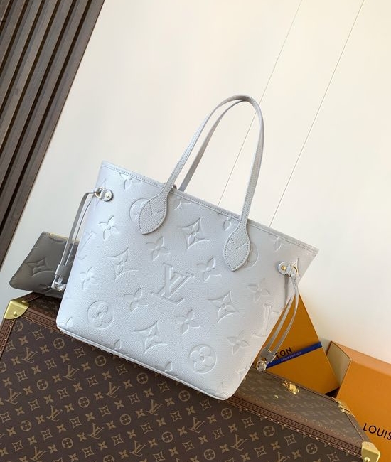 Louis Vuitton LV Neverfull Medium Tote Bag M13758