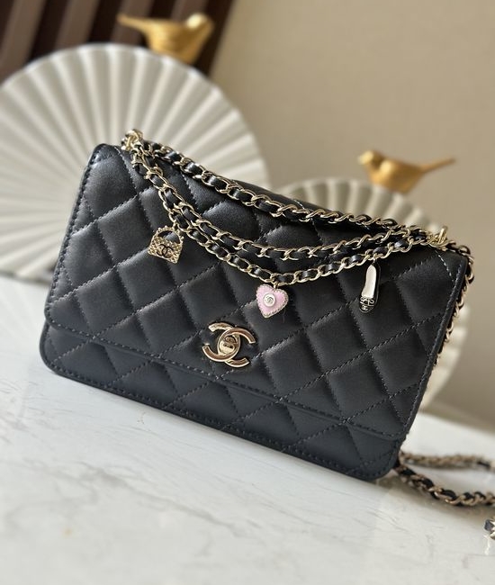 Chanel Lambskin Quilted Heart Pendant Crossbody Bag 66051