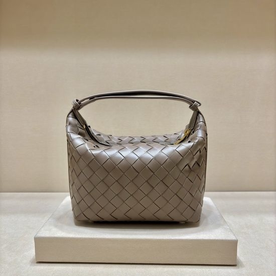 Bottega Veneta BV Intrecciato Leather Lunch Bag 3002