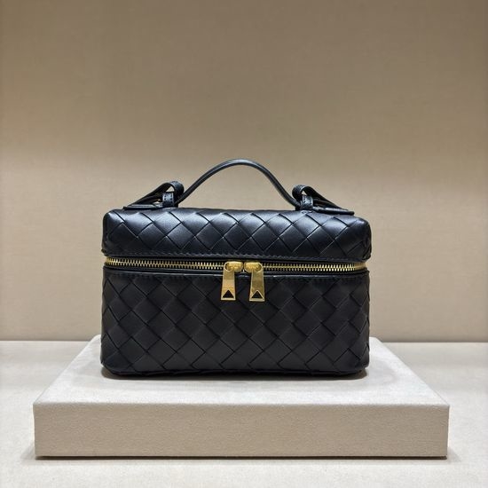 Bottega Veneta BV Woven Zip Crossbody Bag 789109