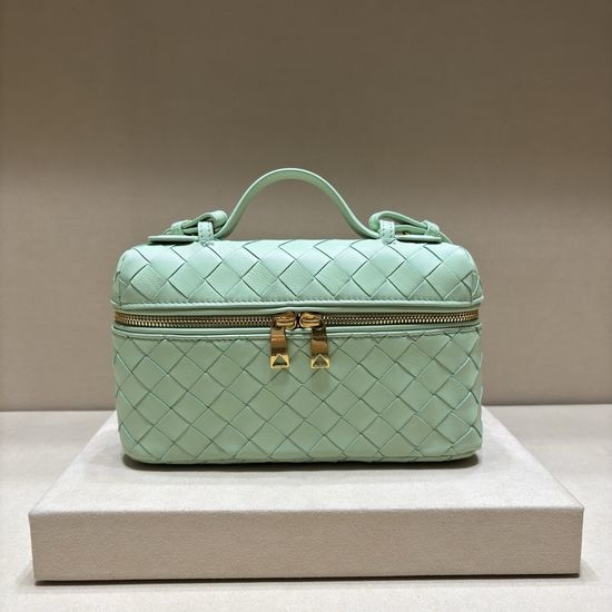 Bottega Veneta BV Woven Zip Crossbody Bag 789109