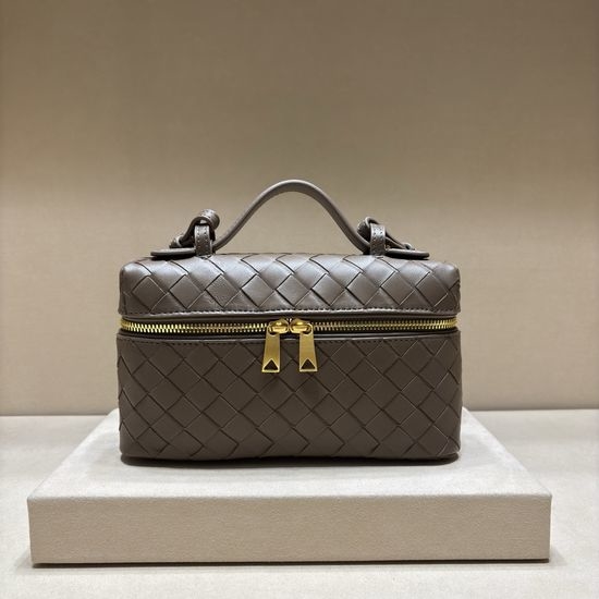 Bottega Veneta BV Woven Zip Crossbody Bag 789109