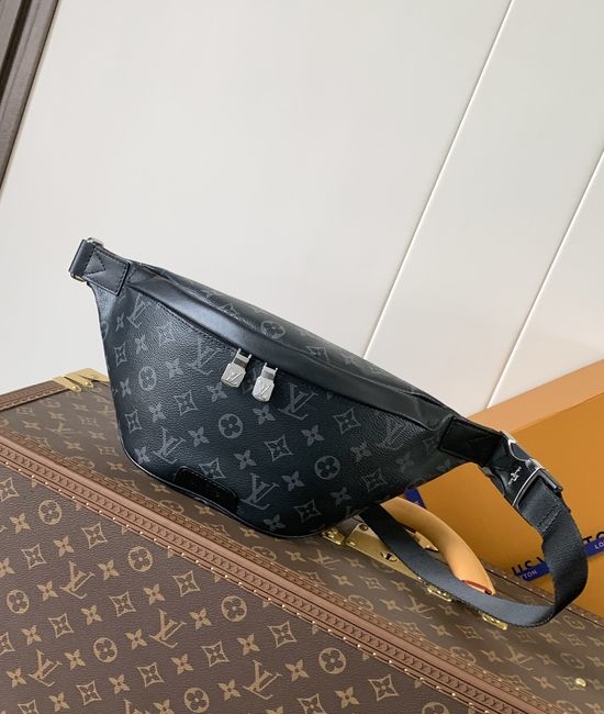 Louis Vuitton LV Discovery Monogram Eclipse Bumbag M46035