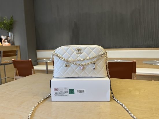 Chanel Heart Pendant Chain Bag A96129