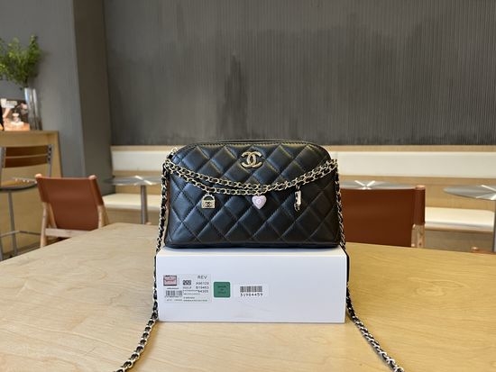 Chanel Heart Pendant Chain Bag A96129
