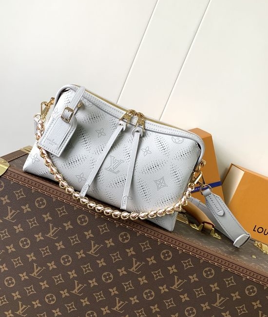 Louis Vuitton LV Hand It All Monogram Handbag M13157