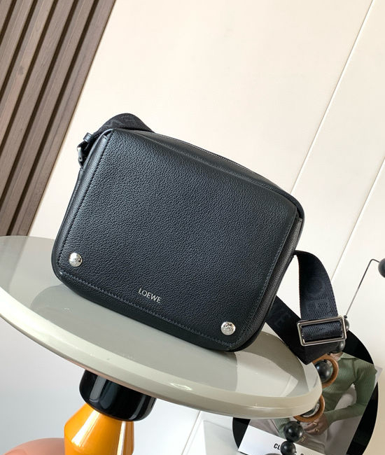 Loewe Pebble Messenger Bag Soft Grain Leather 9094
