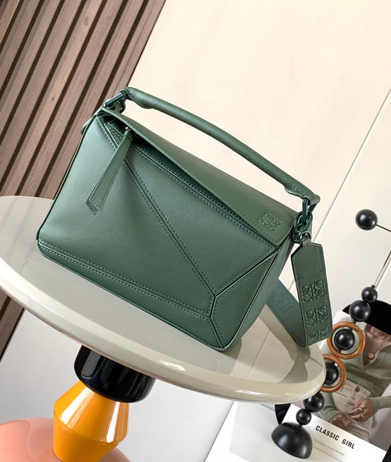 Loewe Puzzle Grained Leather Shoulder Bag 9006