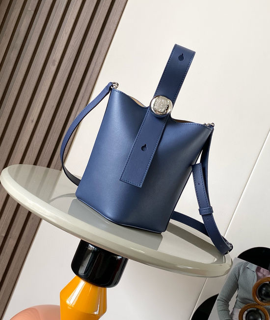 Loewe Pebble Bucket Leather Handbag 9047