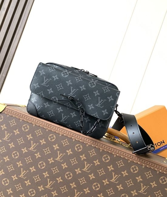 Louis Vuitton LV Steamer Monogram Eclipse Messenger Bag M46795