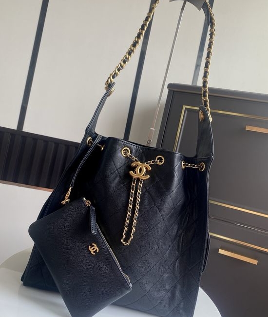Chanel Quilted Hobo Shoulder Bag AS5311