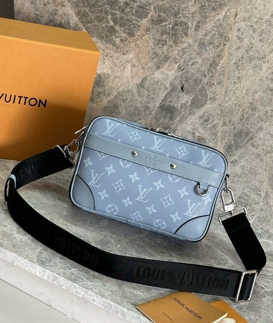 Louis Vuitton LV Alpha Messenger Bag M14073