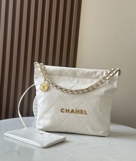 Chanel 22 Bag Small Calfskin Handbag 3260