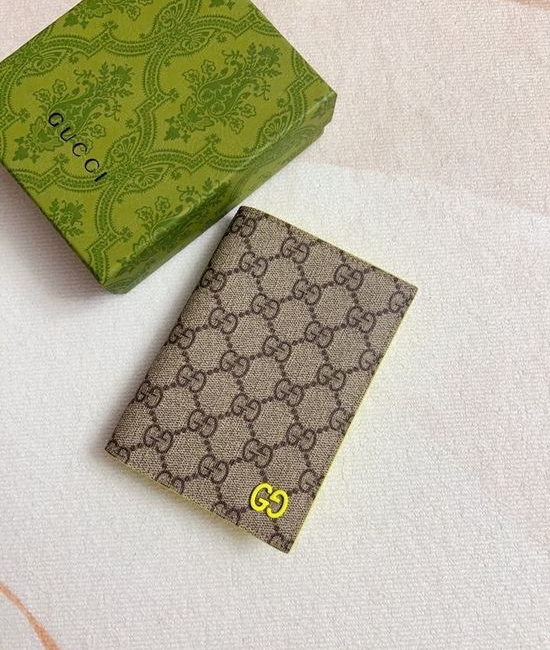 Gucci GG Supreme Canvas Passport Holder 795229