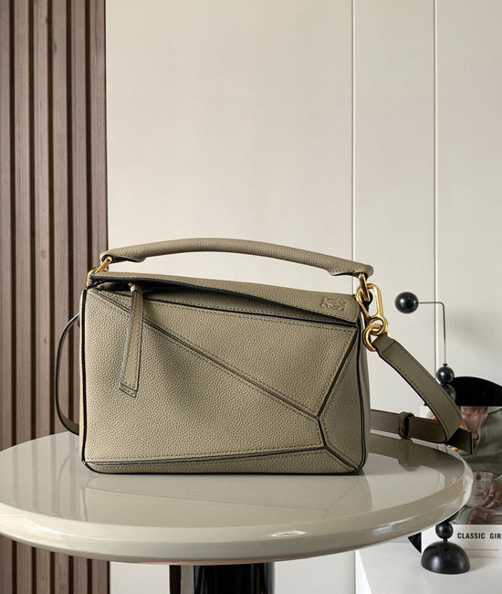 Loewe Puzzle Grain Leather Handbag 9005