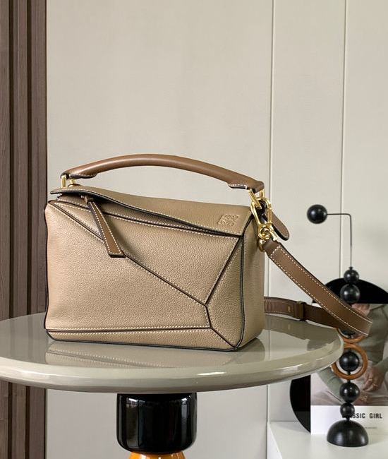 Loewe Puzzle Textured Leather Handbag 9005