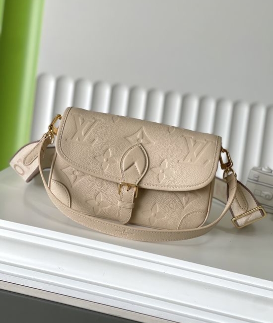 Louis Vuitton LV DIANE Leather Baguette Bag M13231