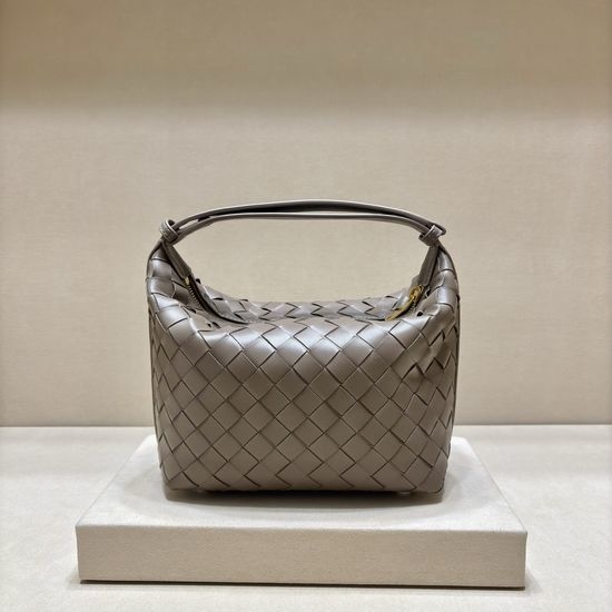 Bottega Veneta BV Intrecciato Woven Lambskin Lunch Bag 3002