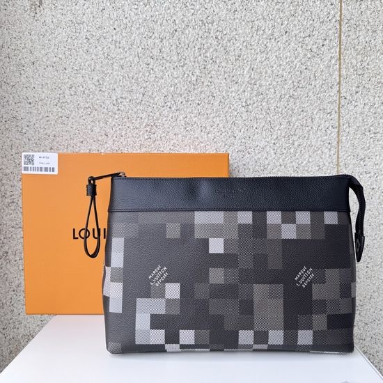 Louis Vuitton LV Pochette Voyage Souple Damier Canvas Clutch M14926