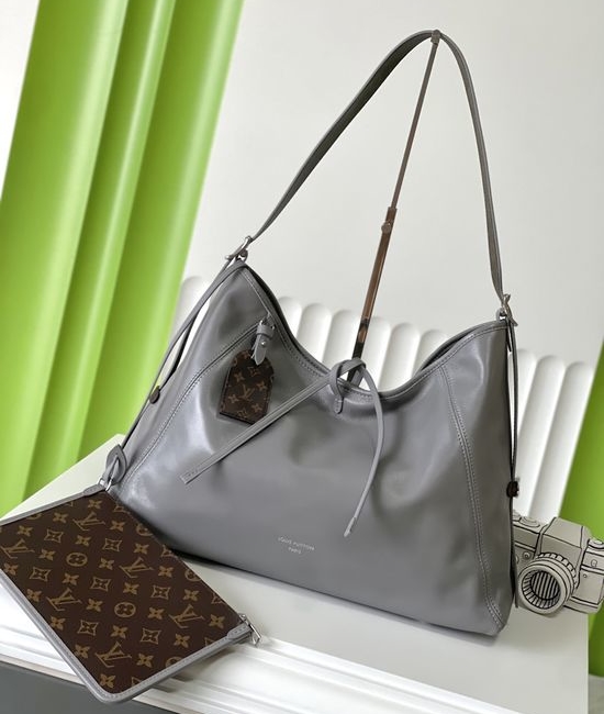 Louis Vuitton LV Carryall Medium Tote M12583