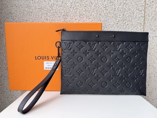 Louis Vuitton LV Pochette To-Go Clutch M81570