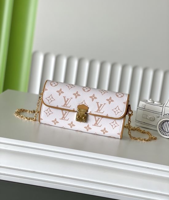 Louis Vuitton LV Pochette Camille Chain Bag M26583