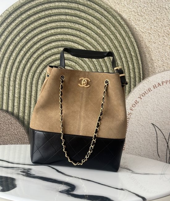Chanel 25A Metiers d Art Calfskin Handbag 3356