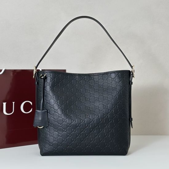 Gucci Embossed Leather Tote Bag 847452