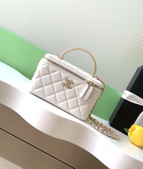 Chanel Vanity Case Rhinestone Double C AP4942