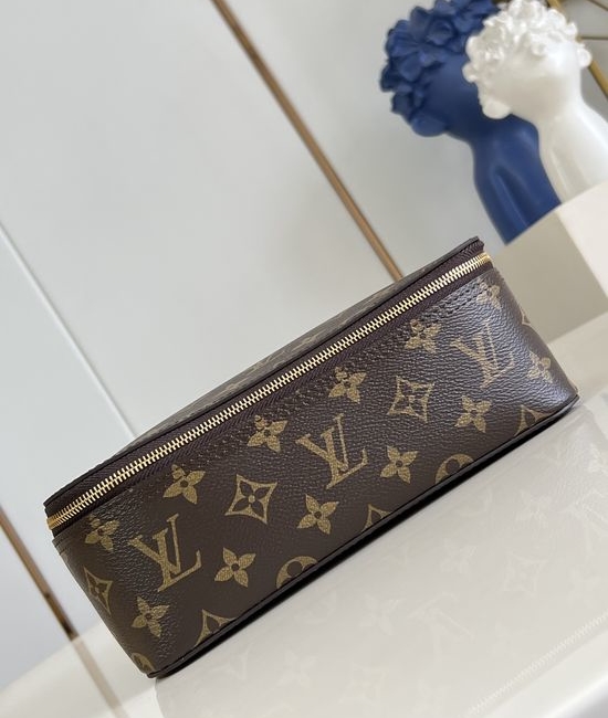 Louis Vuitton LV Monogram Packing Cube Medium Bag M43689