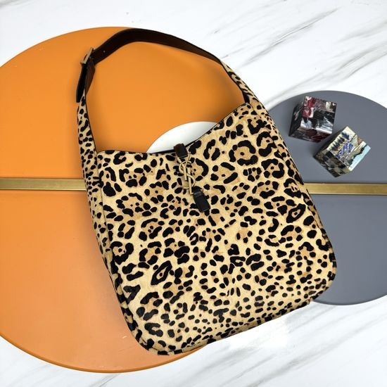 Yves Saint Laurent YSL LE 5 A 7 Tote Handbag 753837