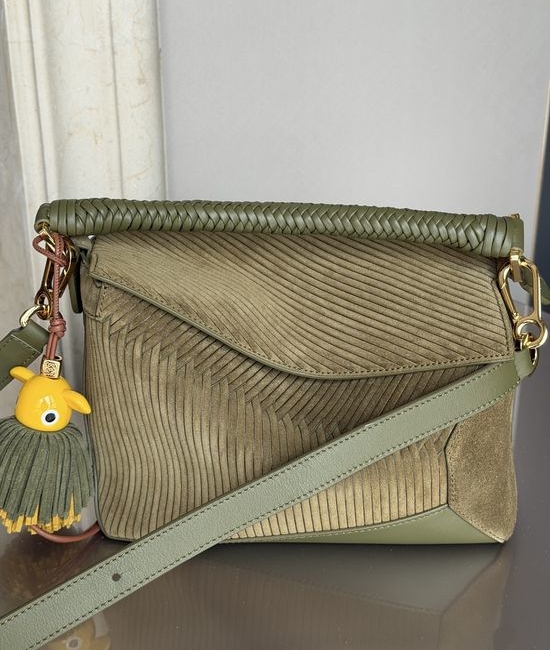 Loewe Puzzle Handbag Olive Green Cowhide 3001A