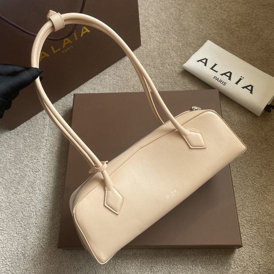 Alaia Le Teckel Shoulder Bag 115489