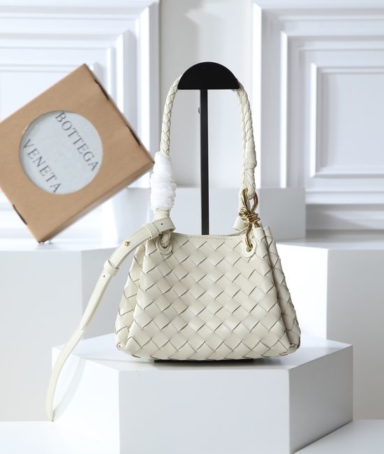 Bottega Veneta BV Andiamo Parachute Handbag 796569