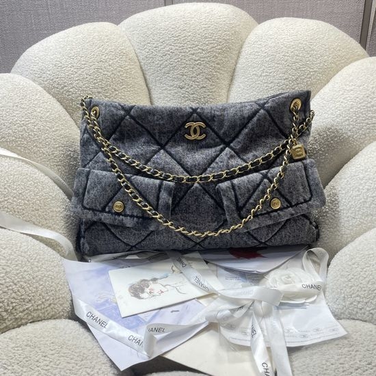 Chanel 25K Quilted Shoulder Bag Classic Style AS5740