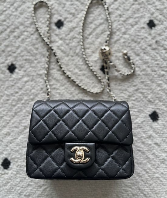 Chanel Classic Lambskin Handbag AS1786
