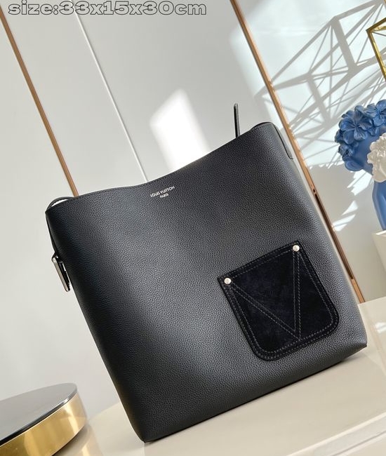 Louis Vuitton LV Verso Hobo Handbag M27022