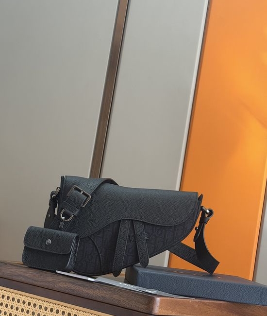 Christian Dior CD Saddle Grained Leather Handbag 93939