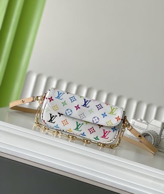 Louis Vuitton LV Chain Ivy Crossbody Bag M27492