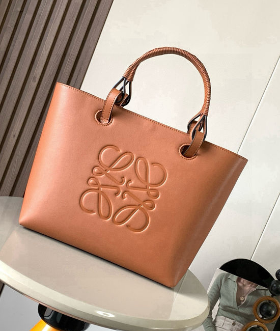Loewe Anagram Tote Medium Leather Handbag 9300