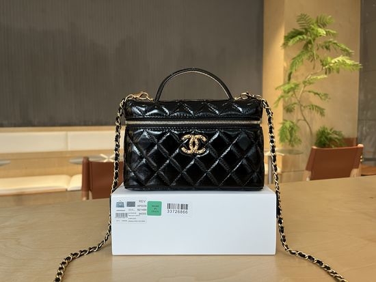Chanel Chain Crossbody Bag AP5139